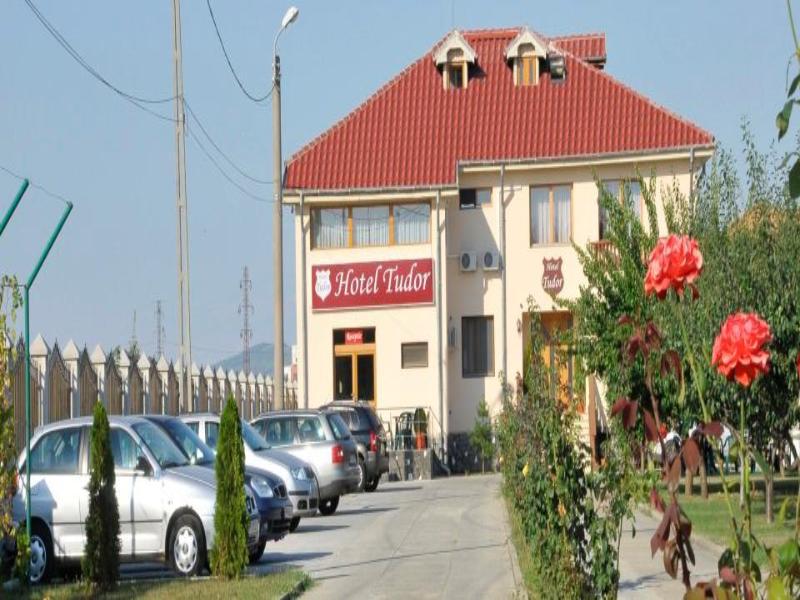 Hotel Tudor Ploieşti Exterior foto